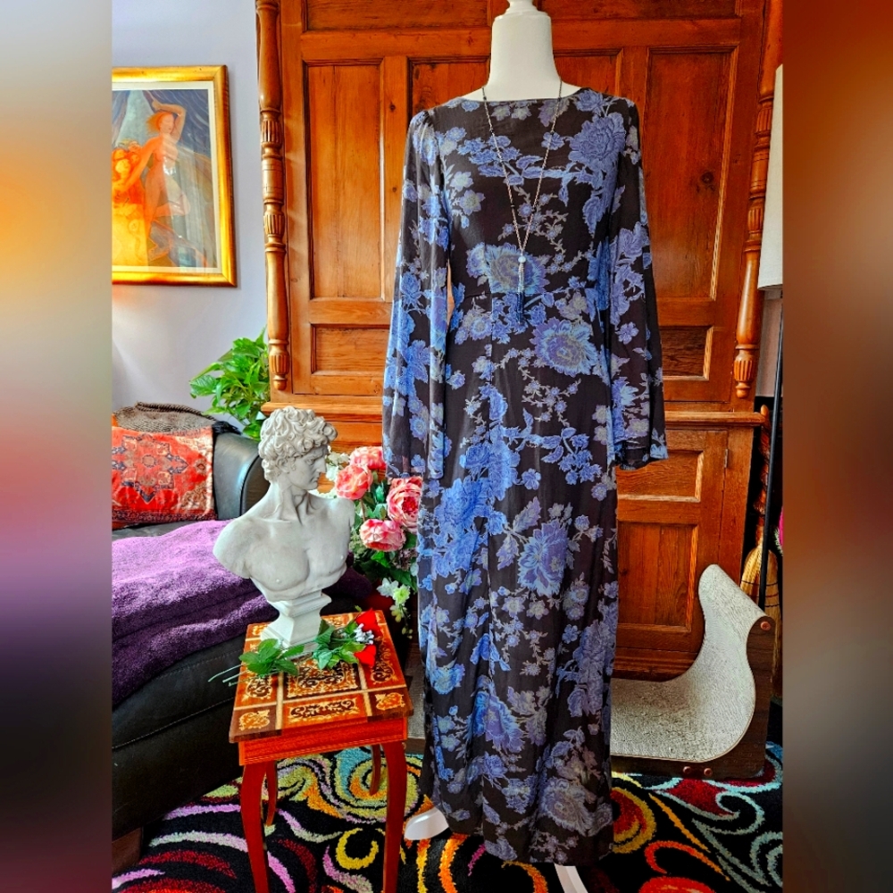 Beautiful Free People Blue Bishop Sleeve Lightweight Floral Dress. Open Back.